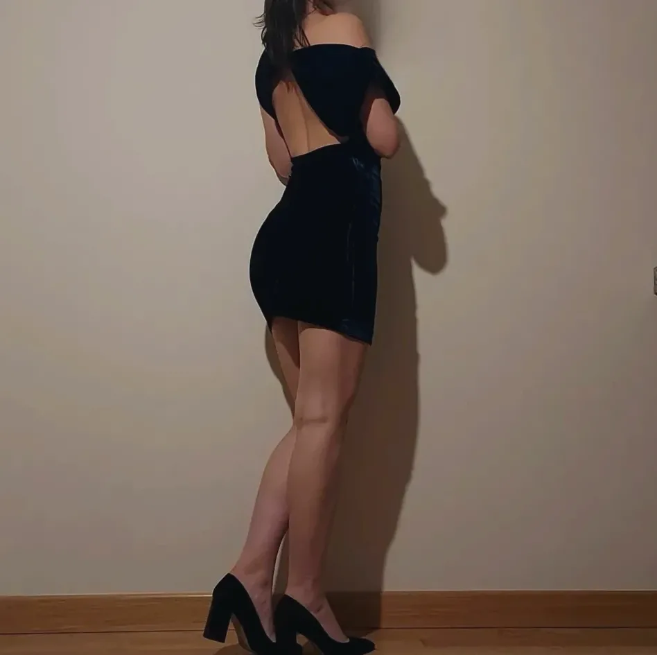 Angela, 29