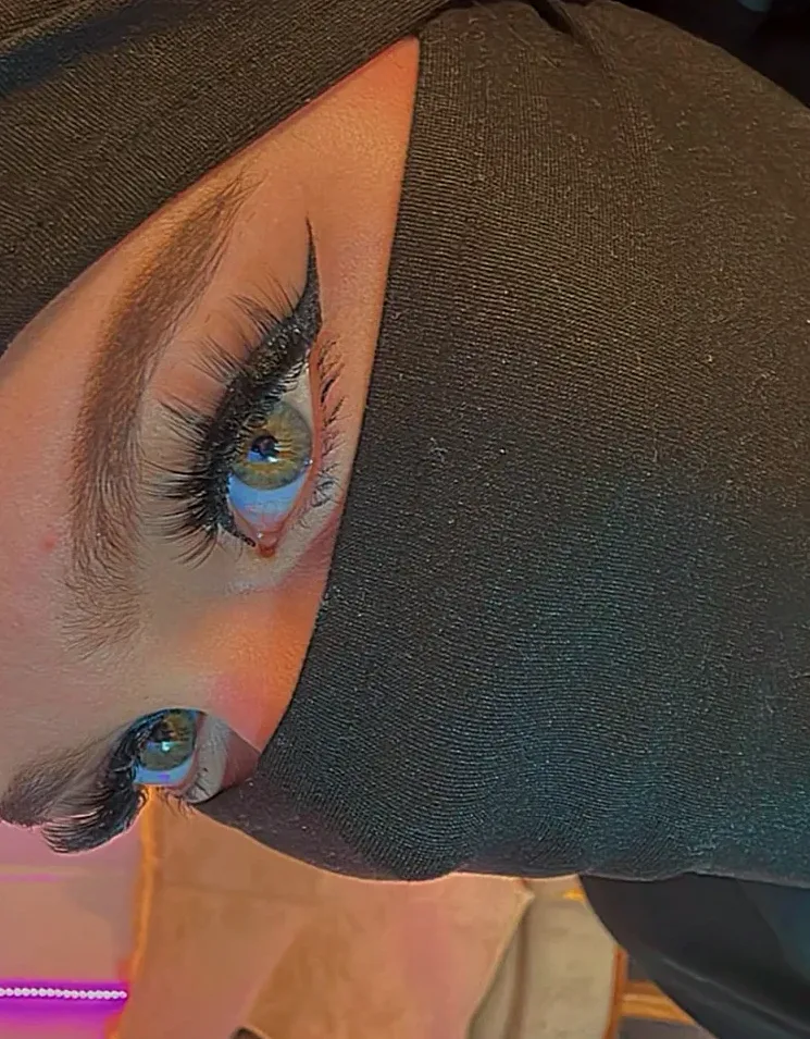 Angela, 24