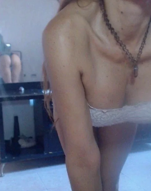 Anouk, 35