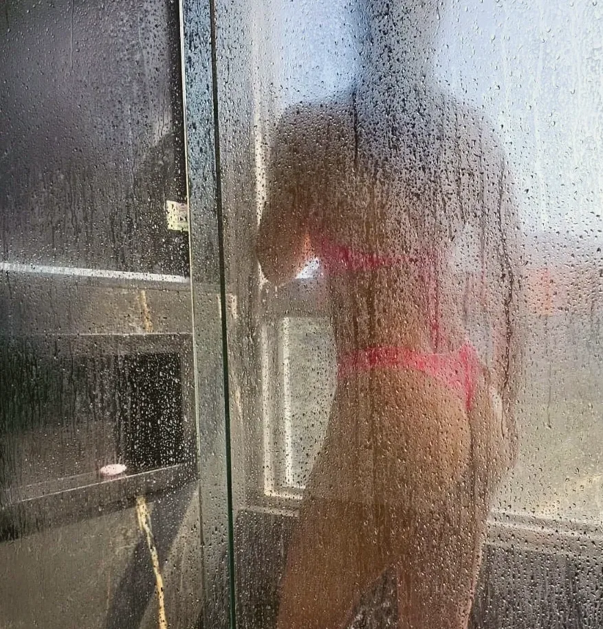 Aya, 27