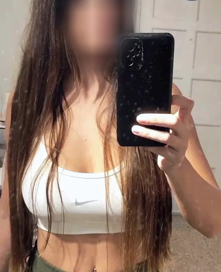 Chantal, 37