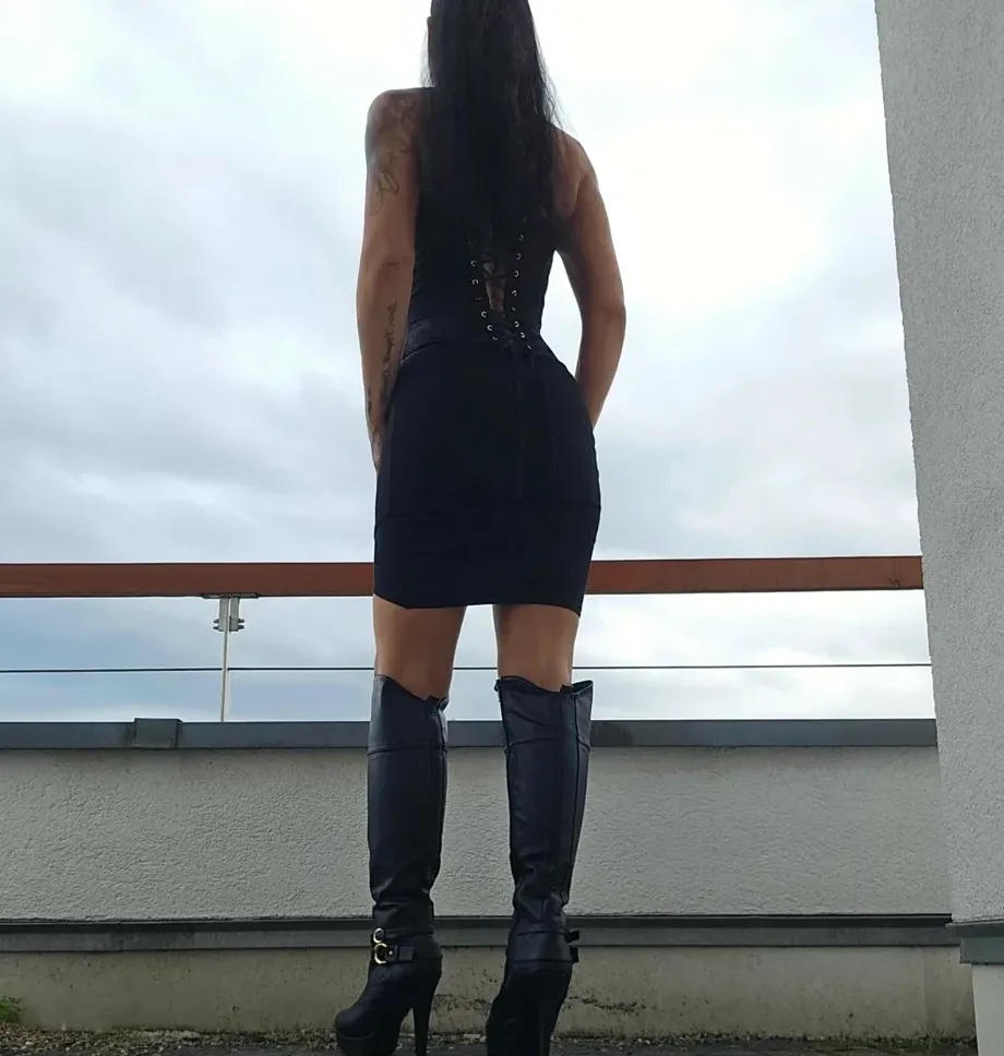 Julia, 35