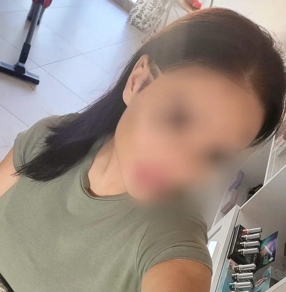 Julia, 29