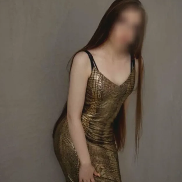 Julie, 24