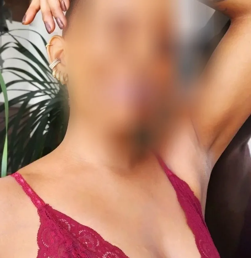 Mariska, 24