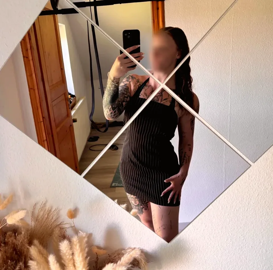 Naima, 28