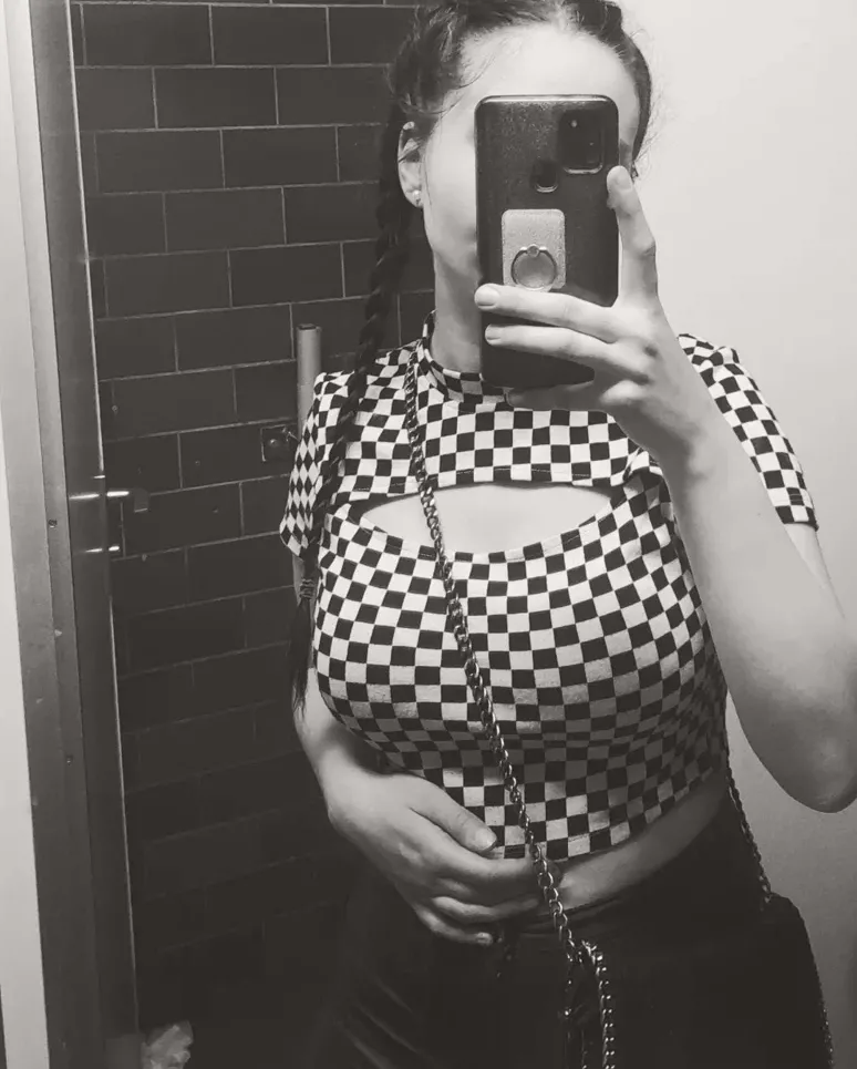 Salma, 24