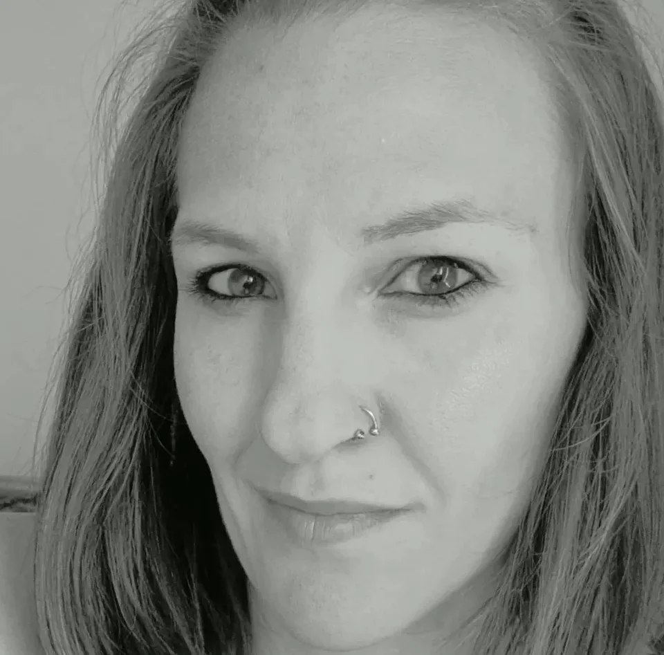 Shania, 38