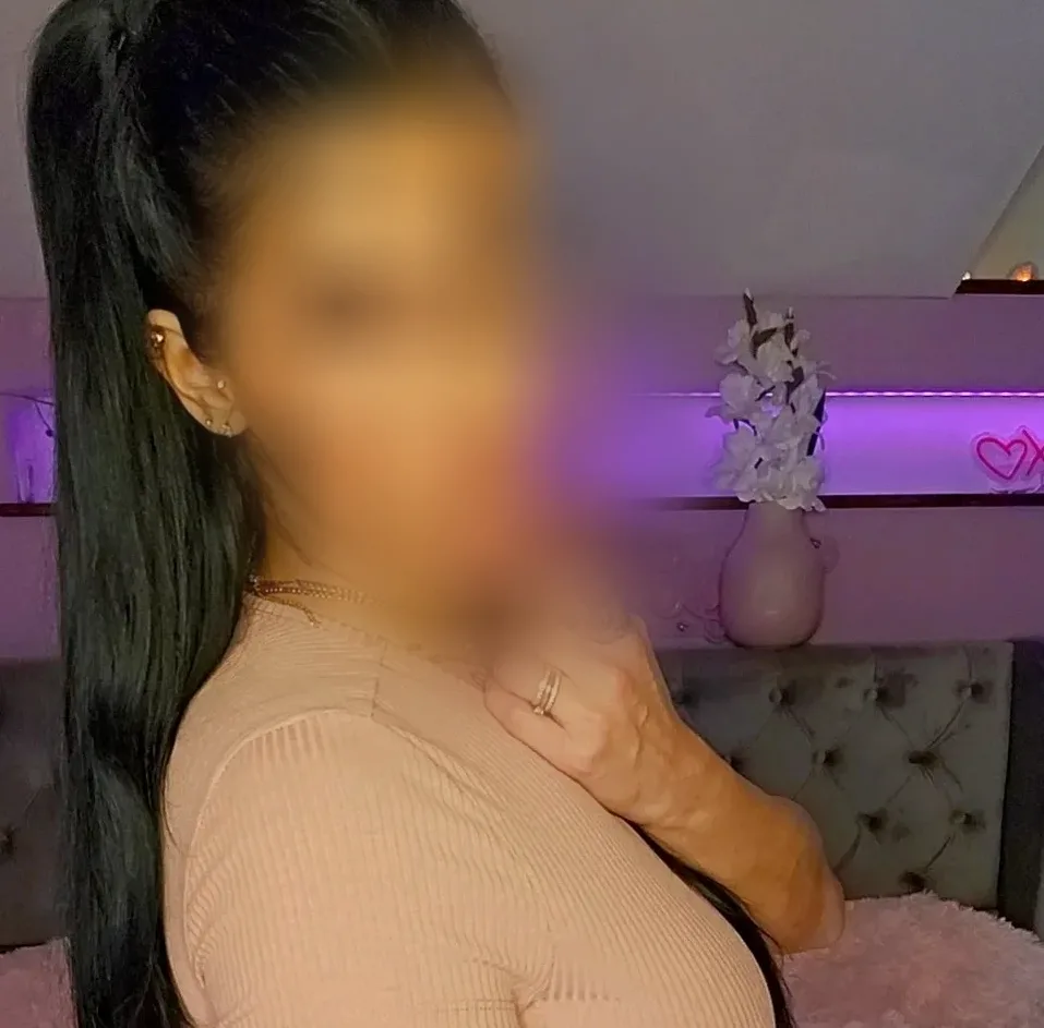 Sofie, 33