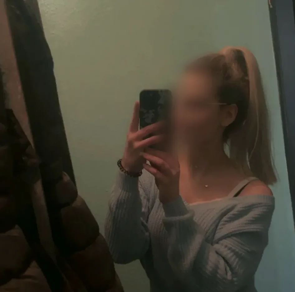 Sofie, 26